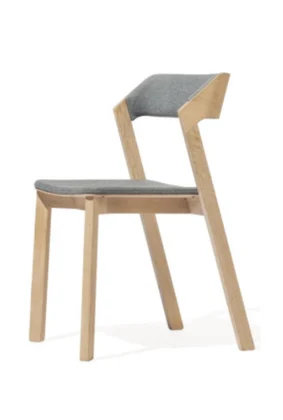 Meranoo Tapiz · Sillas de madera